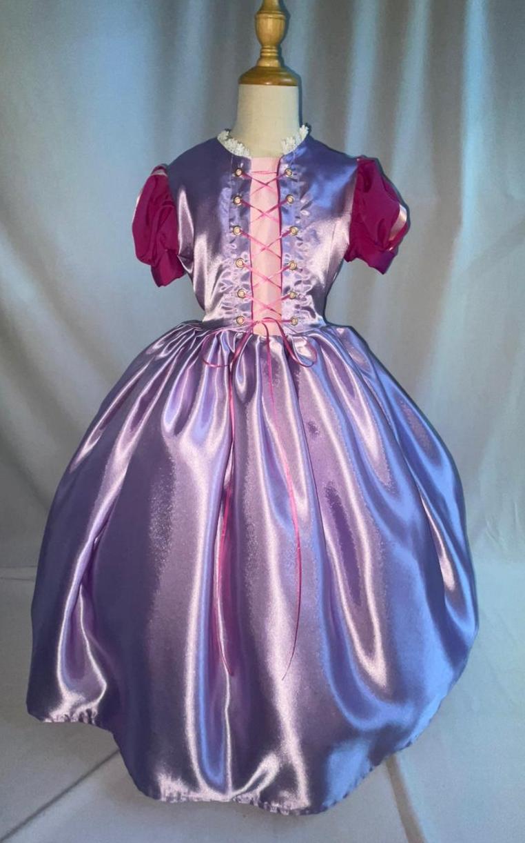 Princesa de cabello infinito y mágico